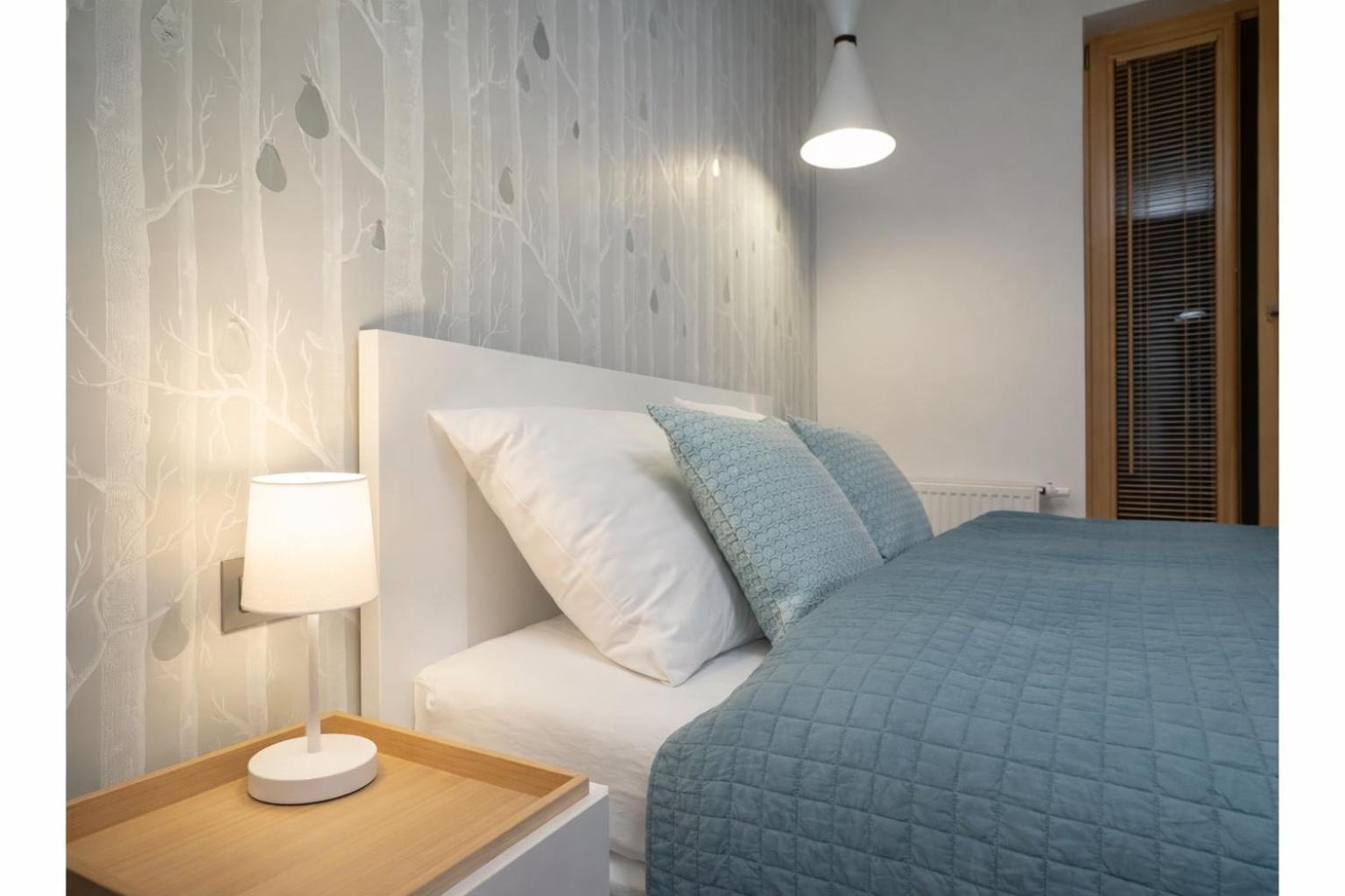 Inpoint Krakow Suites - Steps From Main Station&Old Town Self Check-In, Krakow